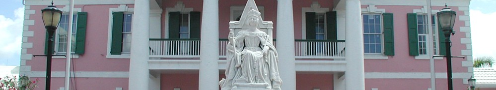 Statue of Queen Elizabeth in front of Government House, Nassau, Bahamas